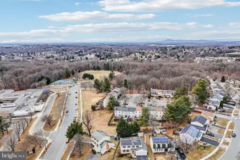 View/Area - 9904 Durango Dr, Damascus, MD 20872 photo 6 of 9
