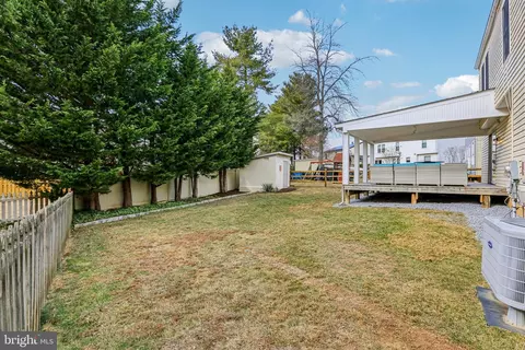 Exterior - 9904 Durango Dr, Damascus, MD 20872 photo 7 of 13