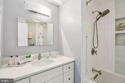 Bath - 9904 Durango Dr, Damascus, MD 20872 photo 5 of 6