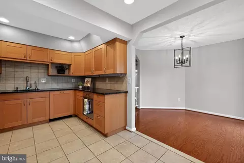 808 Suffield Dr, Gaithersburg, MD 20878 photo 8