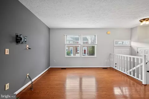 808 Suffield Dr, Gaithersburg, MD 20878 photo 2