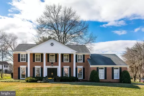 12812 Deep Spring Dr, Potomac, MD 20854