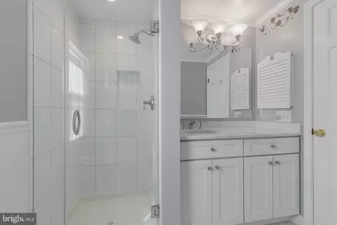 Bath - 12812 Deep Spring Dr, Potomac, MD 20854 photo 3 of 4