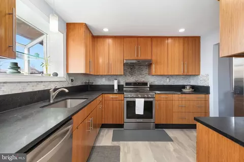 Kitchen - 9632 Cottrell Ter, Silver Spring, MD 20903 photo 6 of 7