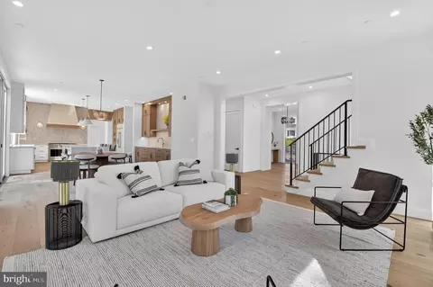 5011 Newport Ave, Bethesda, MD 20816