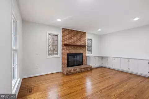 Living - 13214 Serpentine Way, Silver Spring, MD 20904 photo 5 of 6