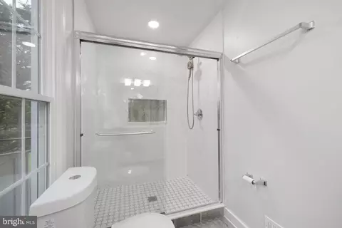 Bath - 13214 Serpentine Way, Silver Spring, MD 20904 photo 2 of 5