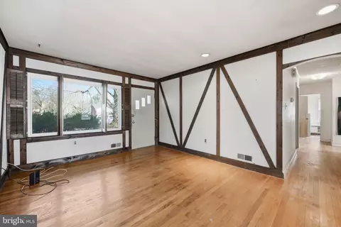 703 Northwest Dr, Silver Spring, MD 20901 photo 2
