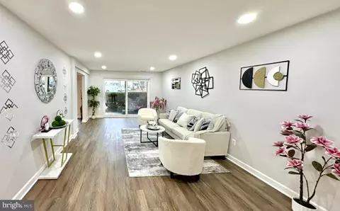 13139 Dairymaid Dr #104, Germantown, MD 20874