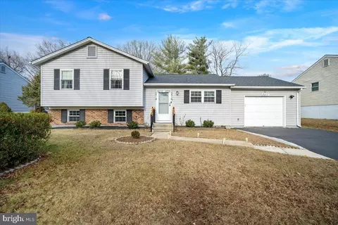 8217 Mountain Laurel Ln, Gaithersburg, MD 20879