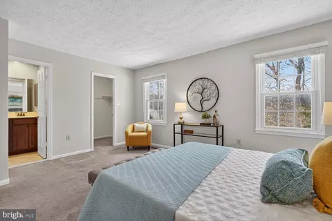 Bedroom - 2703 Belle Crest Ln, Silver Spring, MD 20906 photo 3 of 9