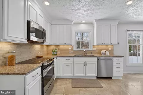 Kitchen - 2703 Belle Crest Ln, Silver Spring, MD 20906 photo 1 of 5