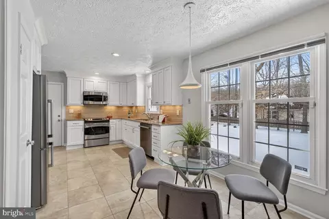 Kitchen - 2703 Belle Crest Ln, Silver Spring, MD 20906 photo 5 of 5
