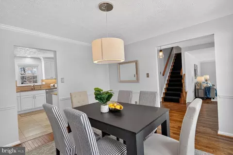 Dining - 2703 Belle Crest Ln, Silver Spring, MD 20906 photo 2 of 4