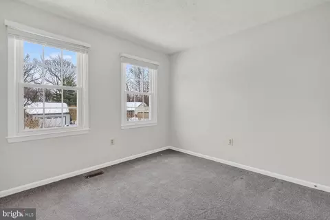 Bedroom - 2703 Belle Crest Ln, Silver Spring, MD 20906 photo 7 of 9