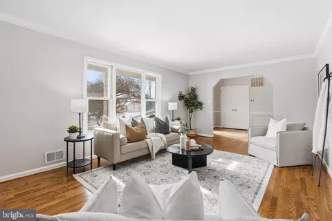 Living - 14740 Locustwood, Silver Spring, MD 20905 photo 2 of 4
