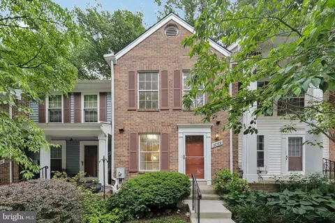 2062 Derby Ridge Ln #3-16, Silver Spring, MD 20910