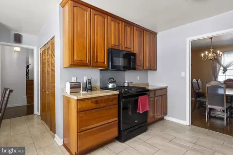 Entry Way - 1408 Chilton Dr, Silver Spring, MD 20904 photo 3 of 3