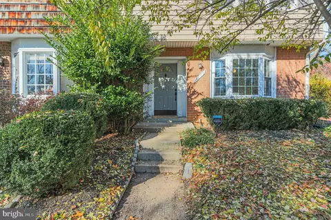 1717 Redgate Farms Ct, Rockville, MD 20850