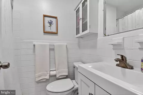 Bath - 9914 Grayson Ave, Silver Spring, MD 20901 photo 2 of 3