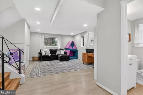Entry Way - 9914 Grayson Ave, Silver Spring, MD 20901 photo 2 of 2