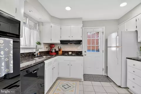 Kitchen - 9914 Grayson Ave, Silver Spring, MD 20901 photo 2 of 2