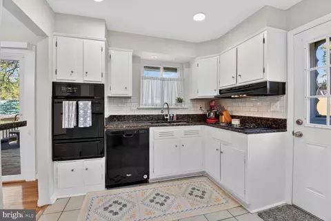 Kitchen - 9914 Grayson Ave, Silver Spring, MD 20901 photo 1 of 2