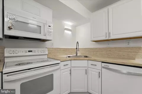 Kitchen - 1116 Tiffany Rd, Silver Spring, MD 20904 photo 4 of 5