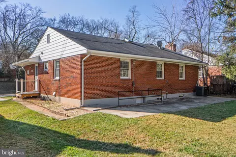 Exterior - 1513 Flora Ln, Silver Spring, MD 20910 photo 2 of 4