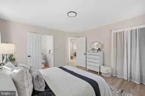 Bedroom - 1513 Flora Ln, Silver Spring, MD 20910 photo 3 of 11