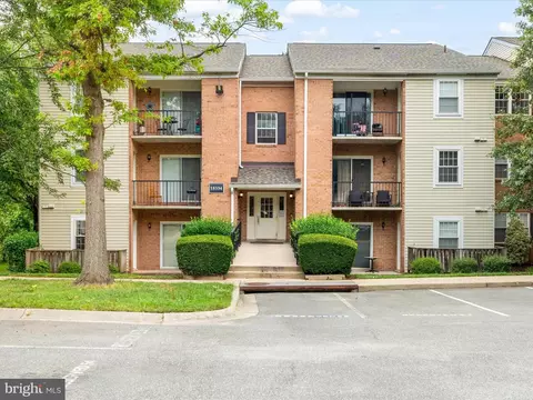 18334 Streamside Dr #101, Gaithersburg, MD 20879