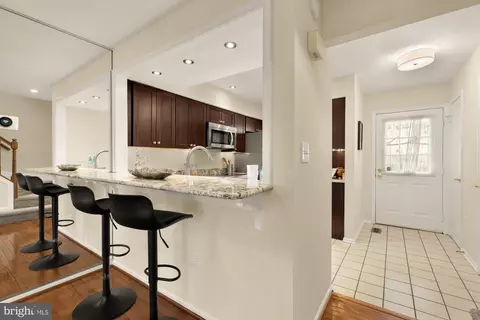 Entry Way - 2038 Derby Ridge Ln #3-5, Silver Spring, MD 20910 photo 2 of 2
