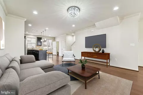 14045 Marketcenter Dr, Clarksburg, MD 20871