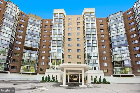 15107 Interlachen Dr #2-716, Silver Spring, MD 20906