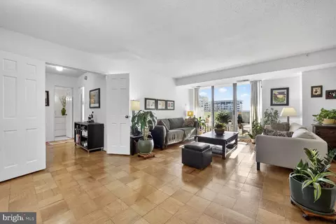 4601 N Park Ave #1401-A, Chevy Chase, MD 20815