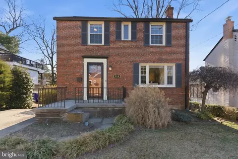 904 Dennis Ave, Silver Spring, MD 20901 photo 2