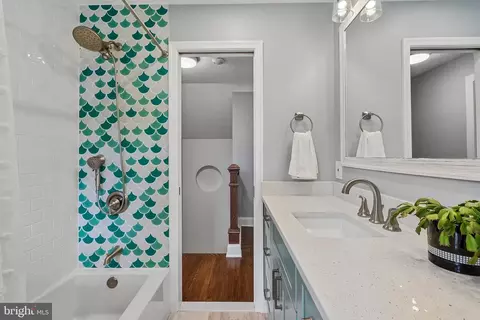 Bath - 820 Philadelphia Ave, Silver Spring, MD 20910 photo 6 of 7