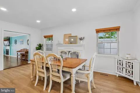 Dining - 820 Philadelphia Ave, Silver Spring, MD 20910 photo 1 of 4