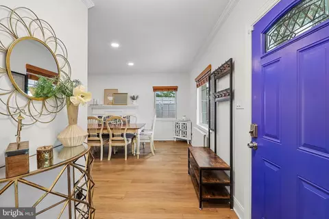 Entry Way - 820 Philadelphia Ave, Silver Spring, MD 20910 photo 1 of 8