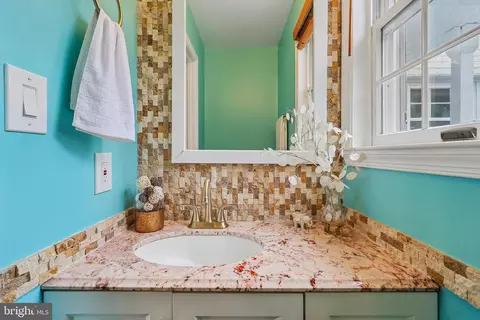 Bath - 820 Philadelphia Ave, Silver Spring, MD 20910 photo 1 of 7