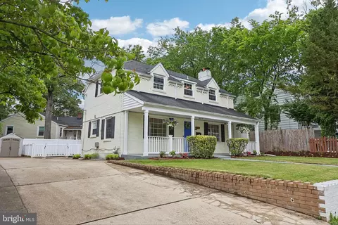 Exterior - 820 Philadelphia Ave, Silver Spring, MD 20910 photo 2 of 6