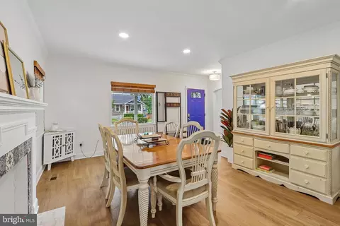 Dining - 820 Philadelphia Ave, Silver Spring, MD 20910 photo 4 of 4