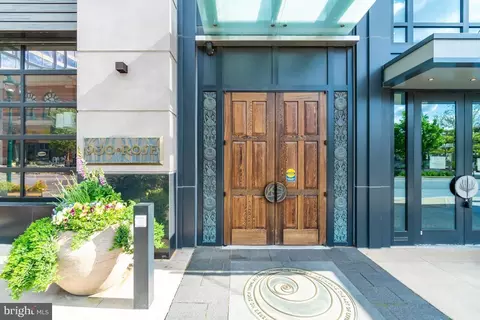 930 Rose Ave #1202, North Bethesda, MD 20852