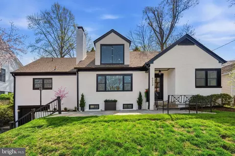 6008 Osceola Rd, Bethesda, MD 20816