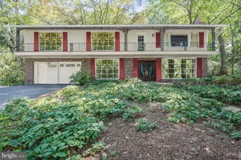7511 Shadywood Rd, Bethesda, MD 20817