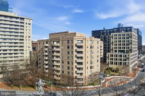 7111 Woodmont Ave #708, Chevy Chase, MD 20815