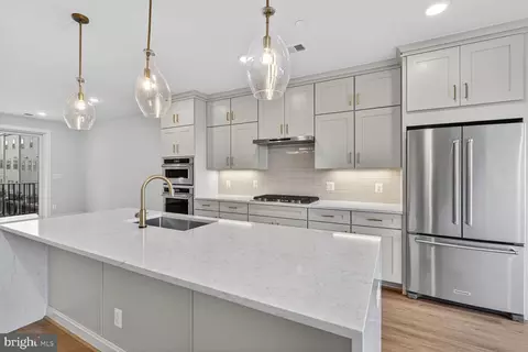 11977 Northpark Dr, North Bethesda, MD 20852