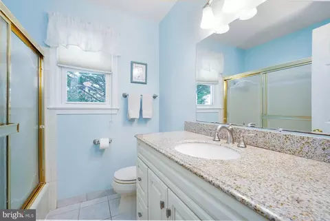 Bath - 14513 Notley Rd, Silver Spring, MD 20905 photo 5 of 5