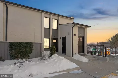 19520 Village Walk Dr #3-101, Montgomery Village, MD 20886