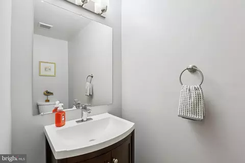 Bath - 2321 Nees Ln, Silver Spring, MD 20905 photo 3 of 3